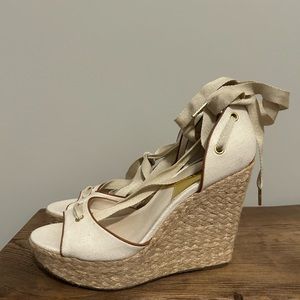 Micheal Kors Ivory and Gold Wedge NWOT